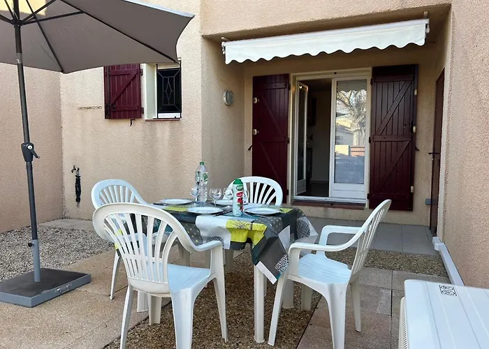 Joli T2 Climatise Avec Cour Privee Et Parking, A 500m Et Port - Cyprien - Fr-1-793-2 *